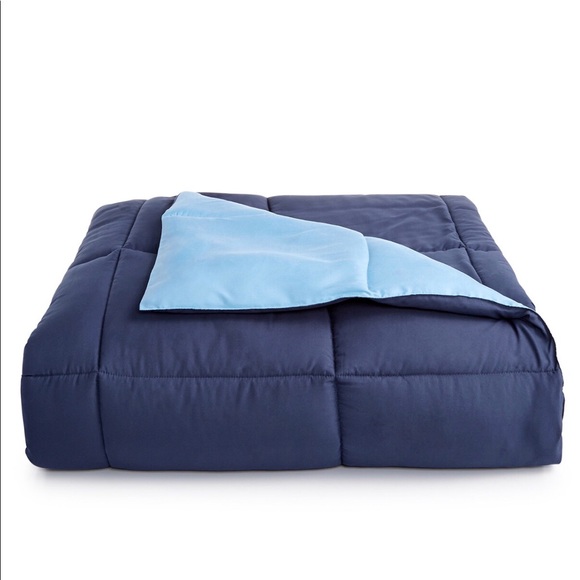 Martha Stewart reversible comforter - Picture 5 of 6